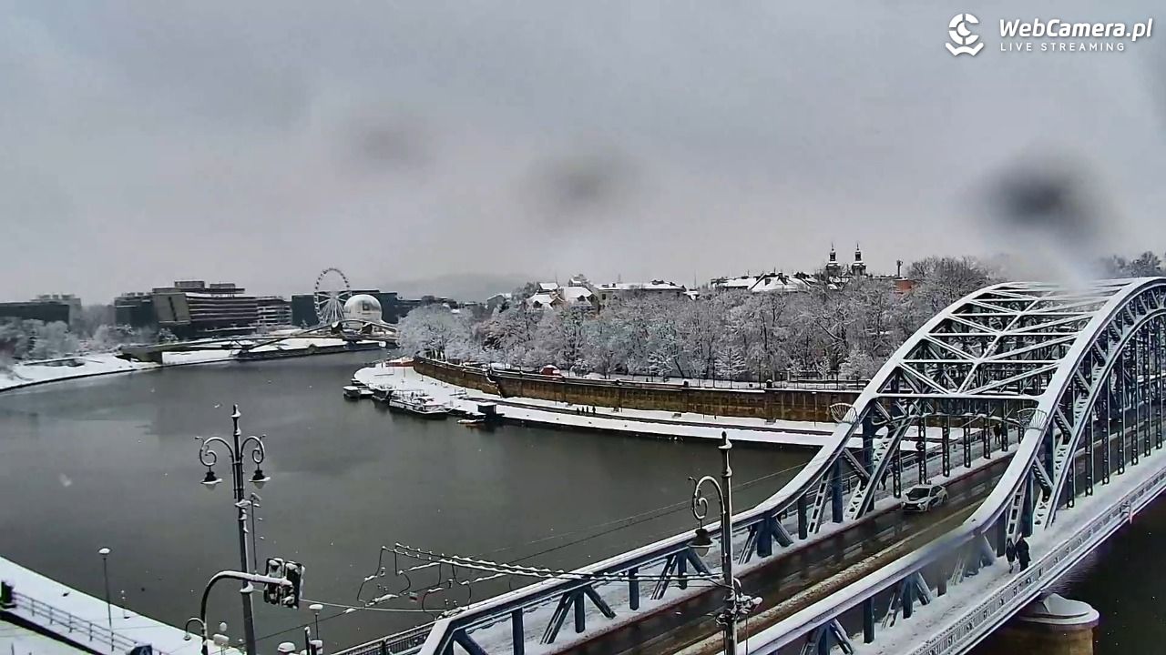 Kraków - widok na Wisłę i Most im. Marszałka Piłsudskiego - 15 luty 2026, 11:04