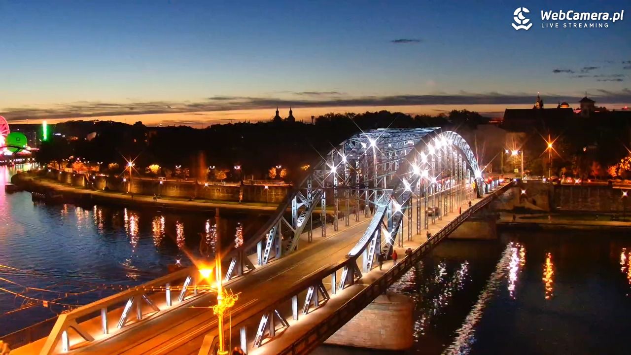 Kraków - widok na Wisłę i Most im. Marszałka Piłsudskiego - 26 wresień 2026, 19:15