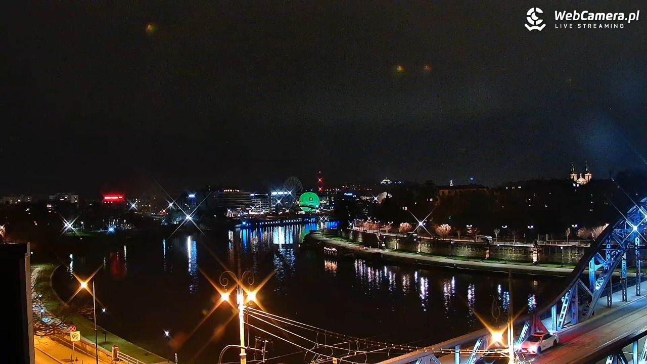 Kraków - widok na Wisłę i Most im. Marszałka Piłsudskiego - 02 kwiecień 2026, 21:42