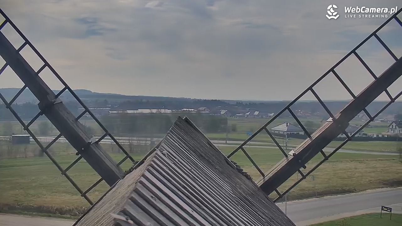 Krasocin - widok z zabytkowego wiatraka - 16 kwiecień 2026, 09:32