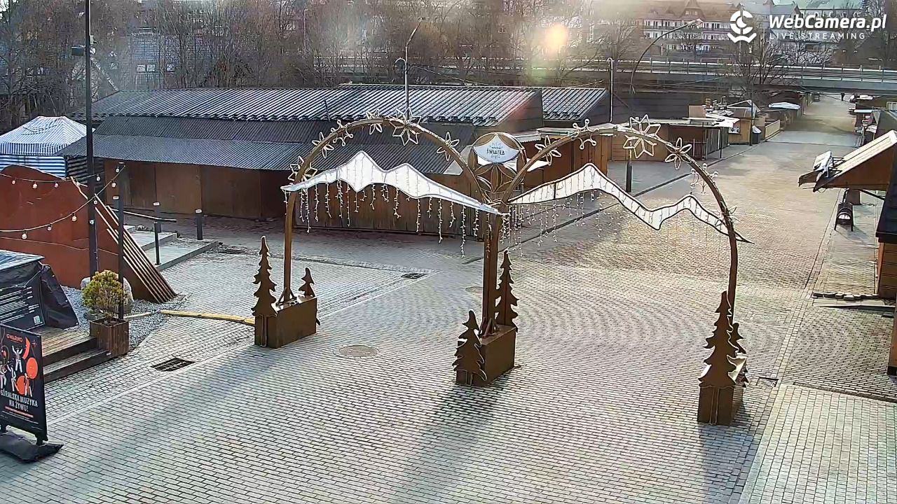 Zakopane - widok na dolną stację kolei na Gubałówkę - 10 marzec 2026, 07:20