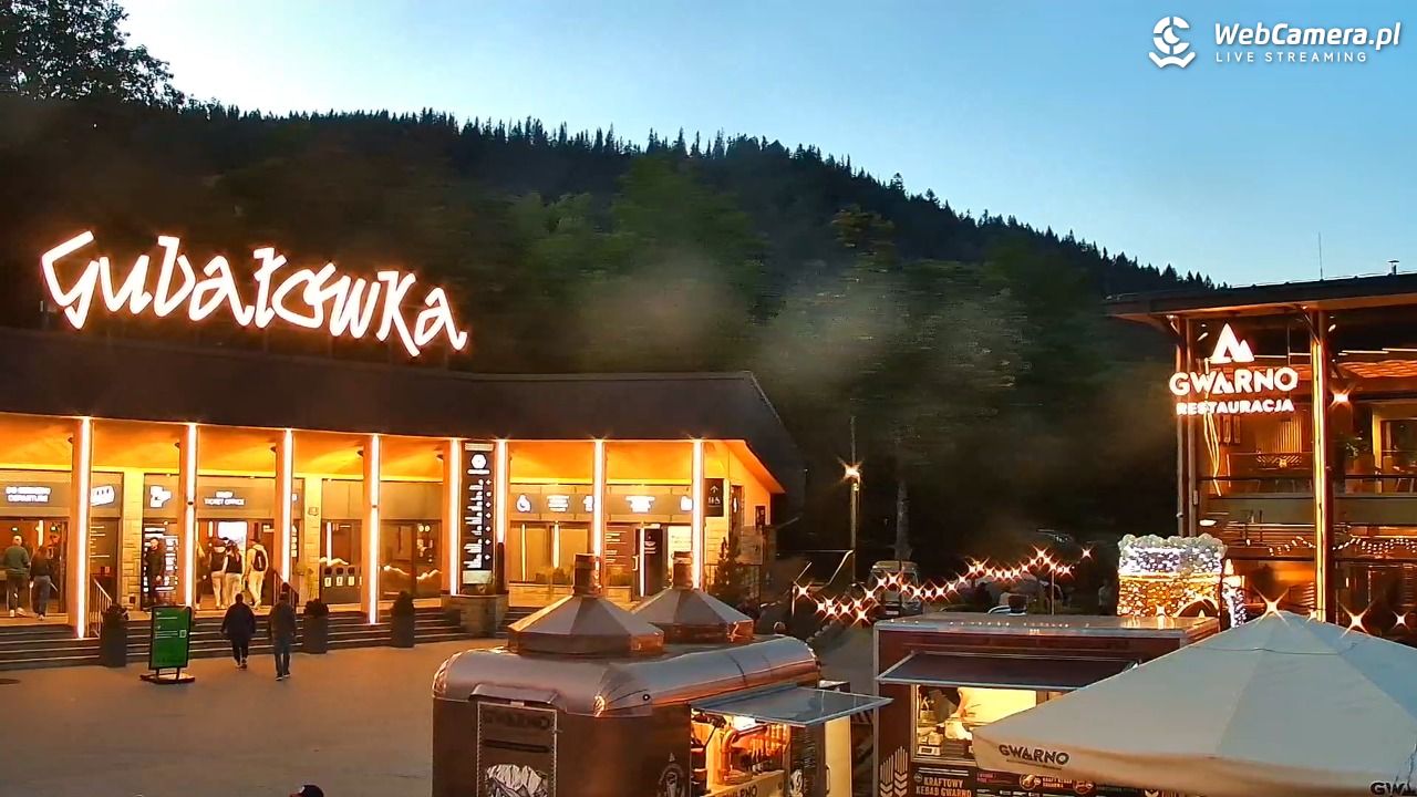 Zakopane - widok na dolną stację kolei na Gubałówkę - 26 sierpień 2025, 19:48