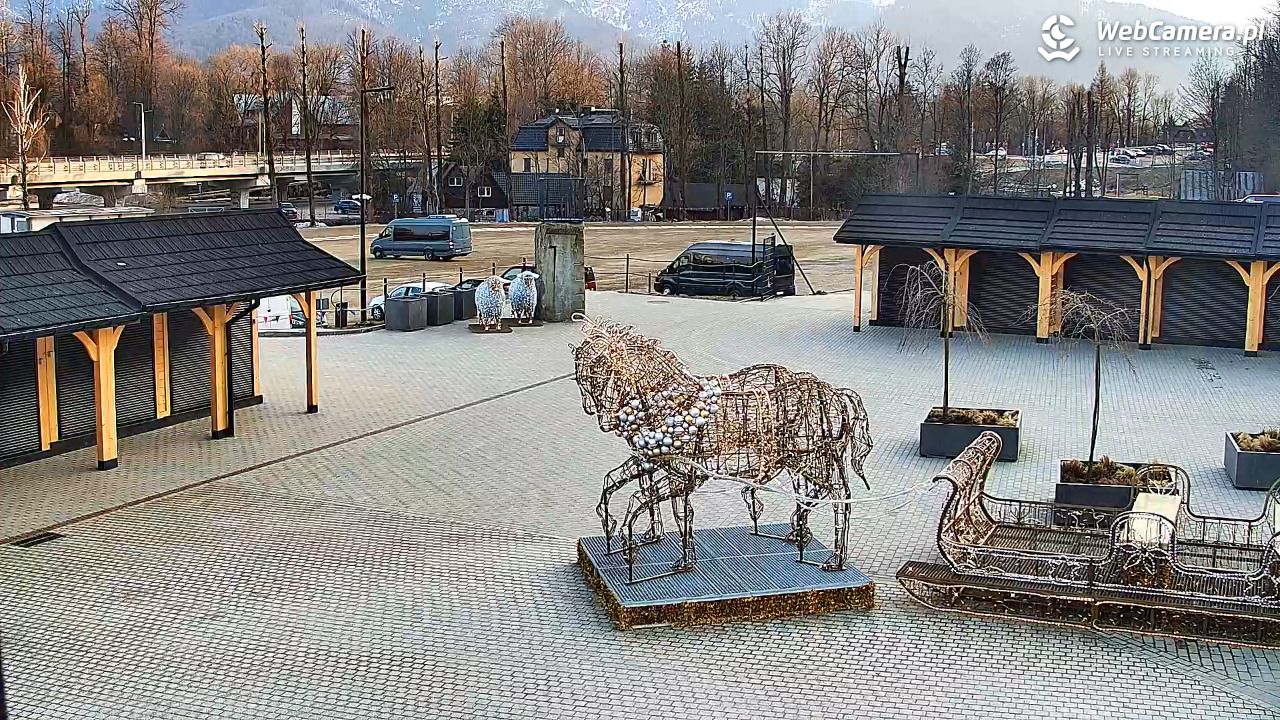 Zakopane - widok na dolną stację kolei na Gubałówkę - 10 marzec 2026, 16:33