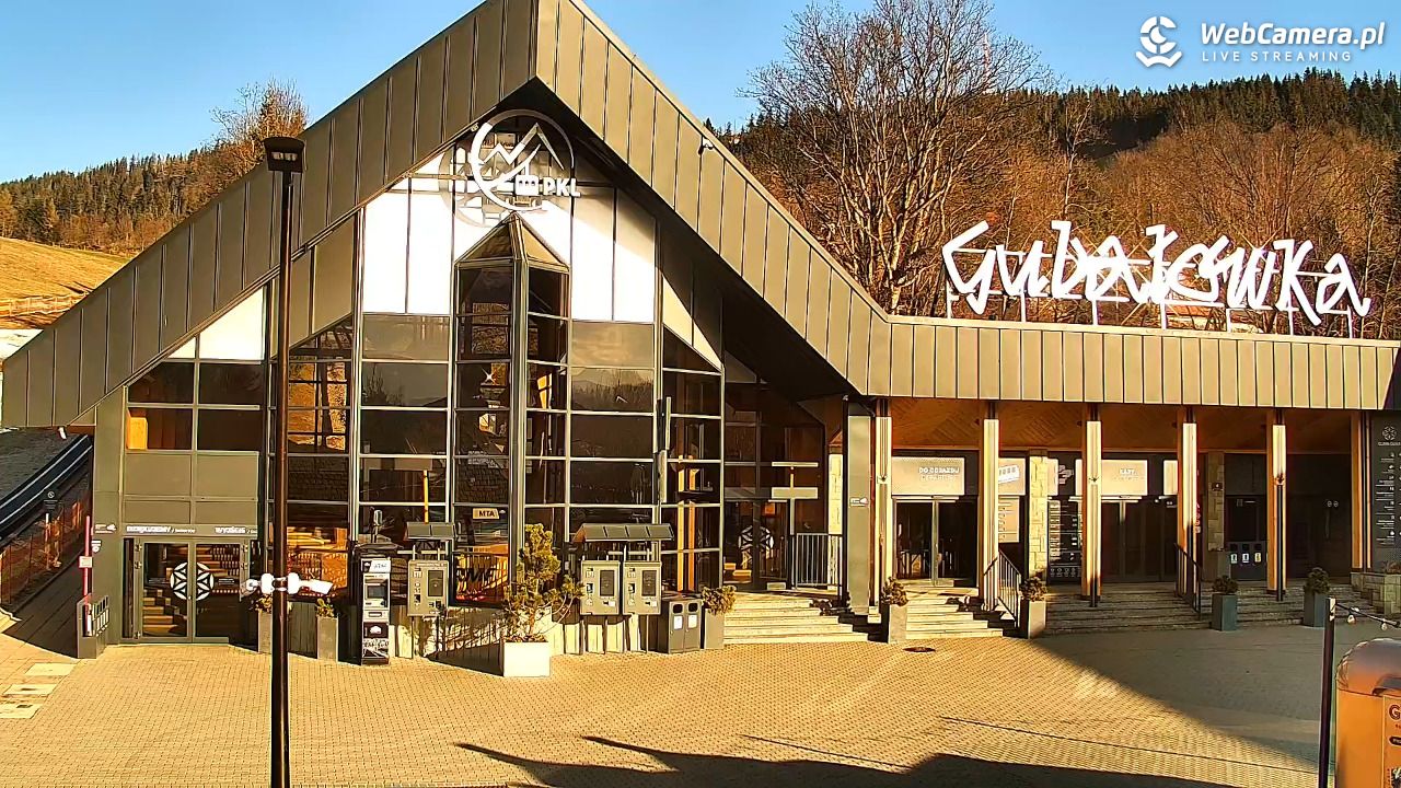Zakopane - widok na dolną stację kolei na Gubałówkę - 22 kwiecień 2026, 07:09