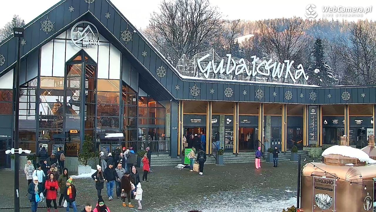 Zakopane - widok na dolną stację kolei na Gubałówkę - 28 listopad 2025, 15:04