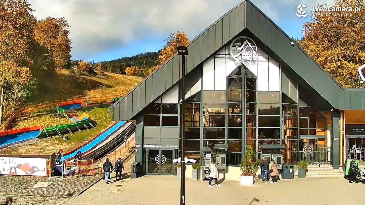 Zakopane - widok na dolną stację kolei na Gubałówkę - 13 październik 2025, 10:06