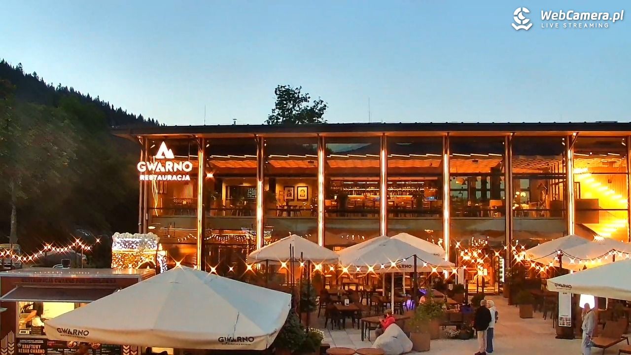 Zakopane - widok na dolną stację kolei na Gubałówkę - 26 sierpień 2025, 19:47
