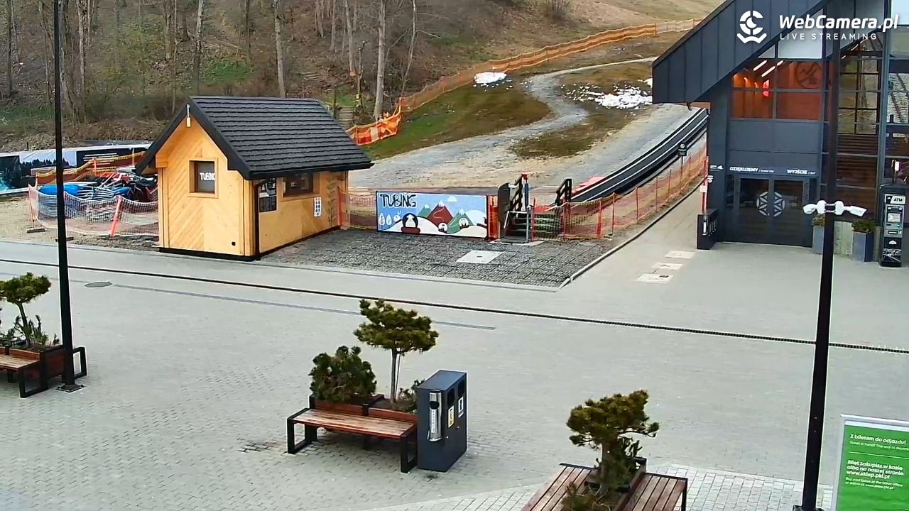 Zakopane - widok na dolną stację kolei na Gubałówkę - 23 kwiecień 2026, 18:49