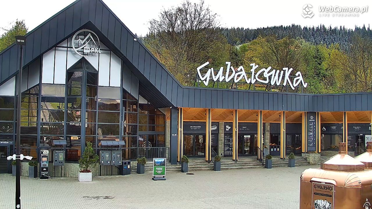 Zakopane - widok na dolną stację kolei na Gubałówkę - 16 maj 2025, 07:28