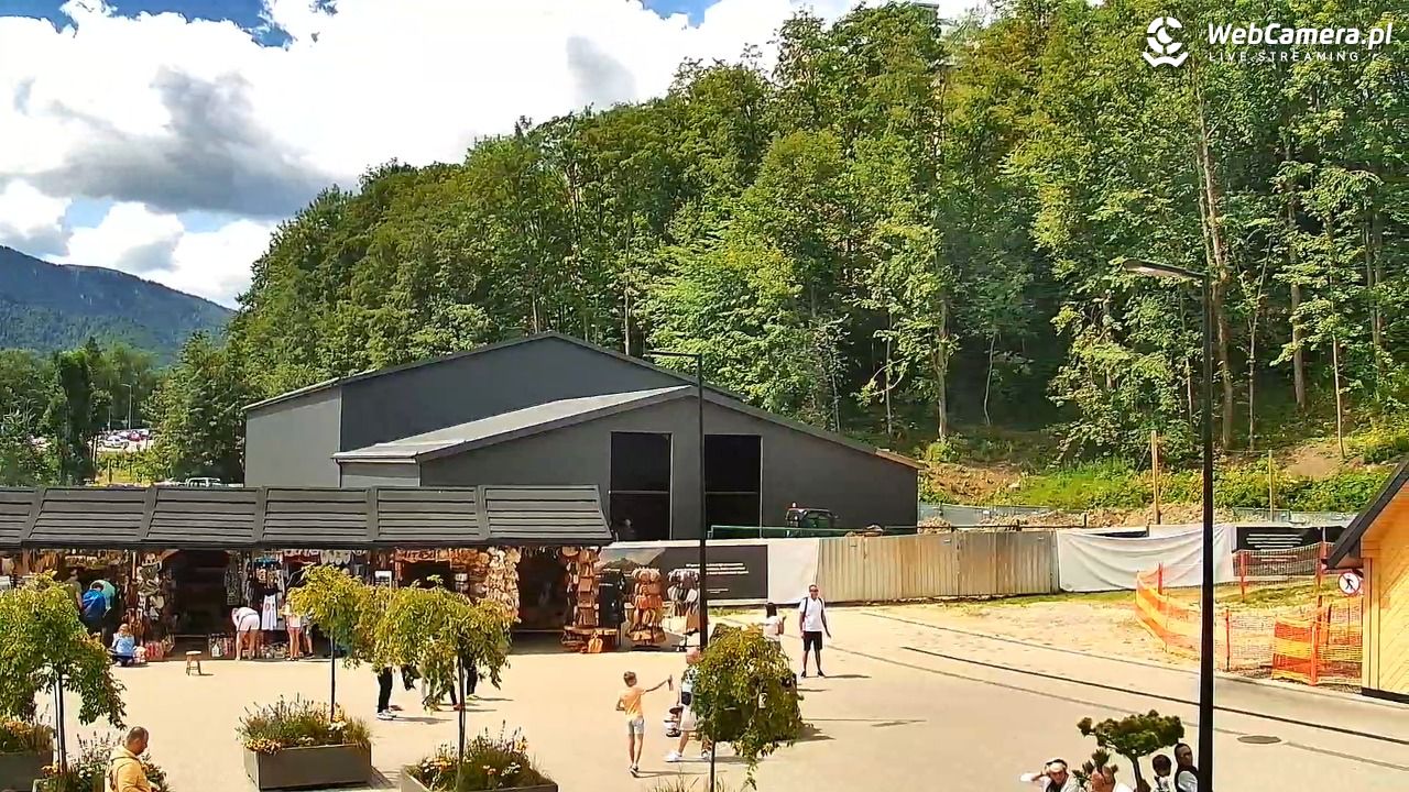 Zakopane - widok na dolną stację kolei na Gubałówkę - 22 lipiec 2026, 11:39