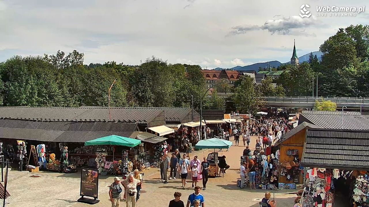 Zakopane - widok na dolną stację kolei na Gubałówkę - 27 sierpień 2025, 13:12