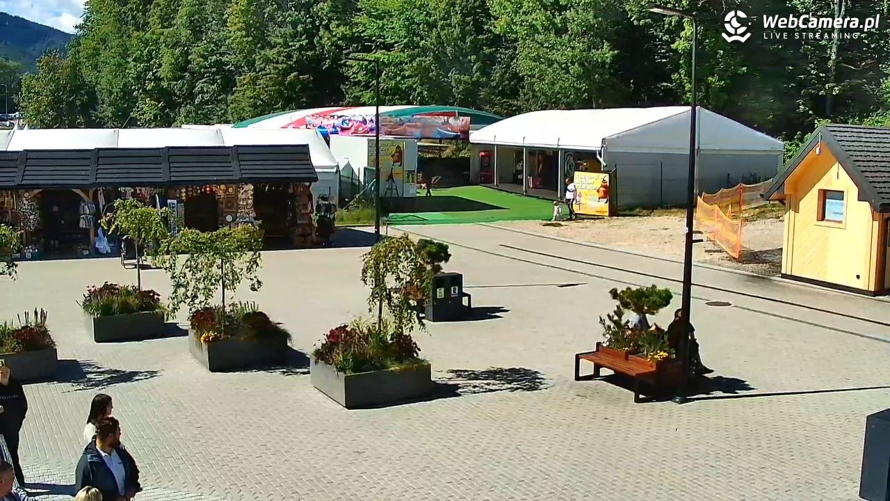 Zakopane - widok na dolną stację kolei na Gubałówkę - 26 sierpień 2025, 10:58