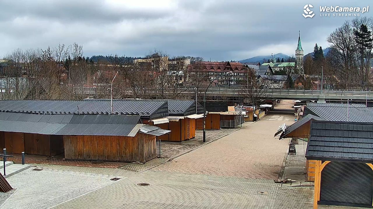 Zakopane - widok na dolną stację kolei na Gubałówkę - 20 kwiecień 2026, 06:49