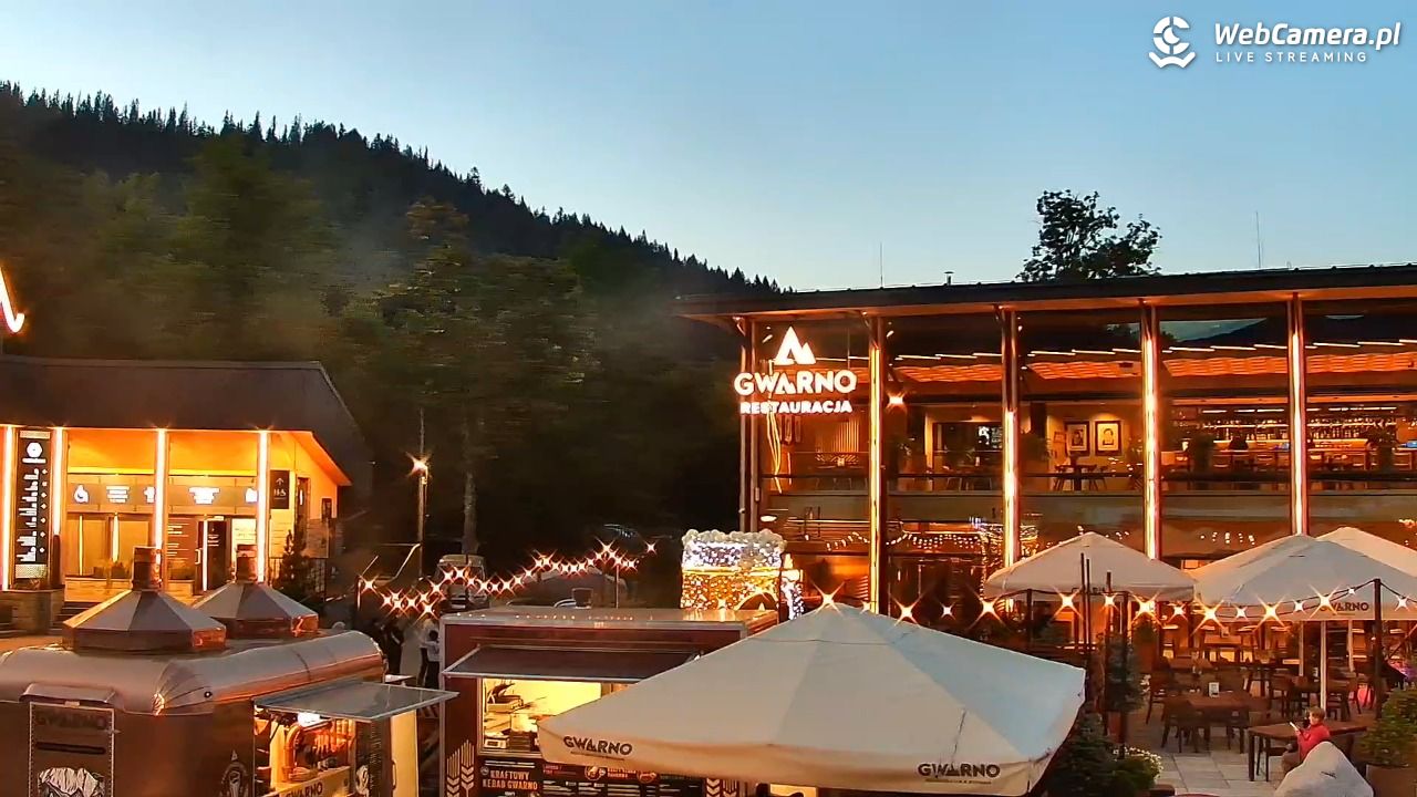 Zakopane - widok na dolną stację kolei na Gubałówkę - 26 sierpień 2025, 19:47