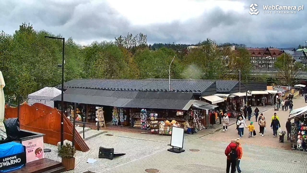 Zakopane - widok na dolną stację kolei na Gubałówkę - 15 maj 2025, 14:18