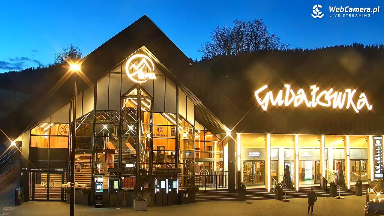 Zakopane - widok na dolną stację kolei na Gubałówkę - 20 październik 2026, 16:07