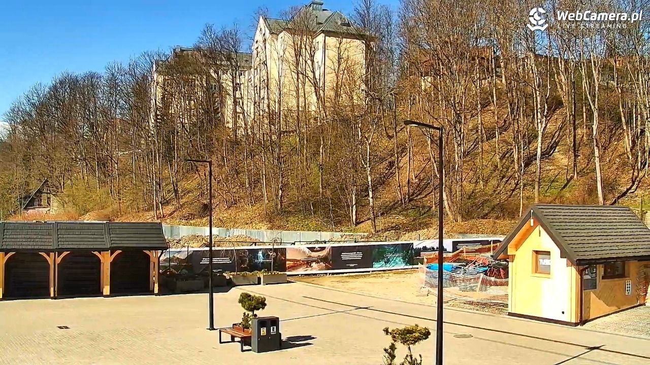 Zakopane - widok na dolną stację kolei na Gubałówkę - 23 kwiecień 2026, 09:11