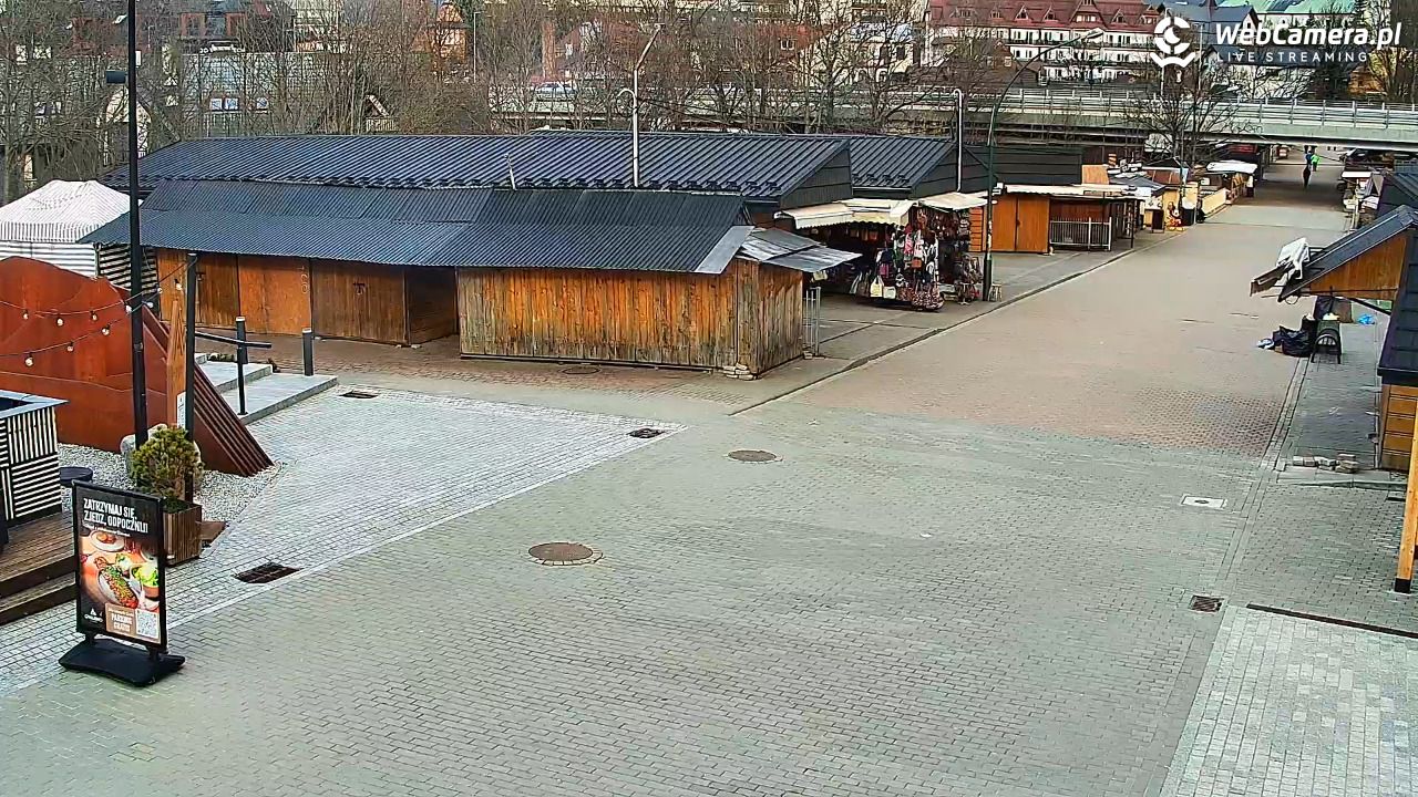 Zakopane - widok na dolną stację kolei na Gubałówkę - 22 kwiecień 2026, 18:01