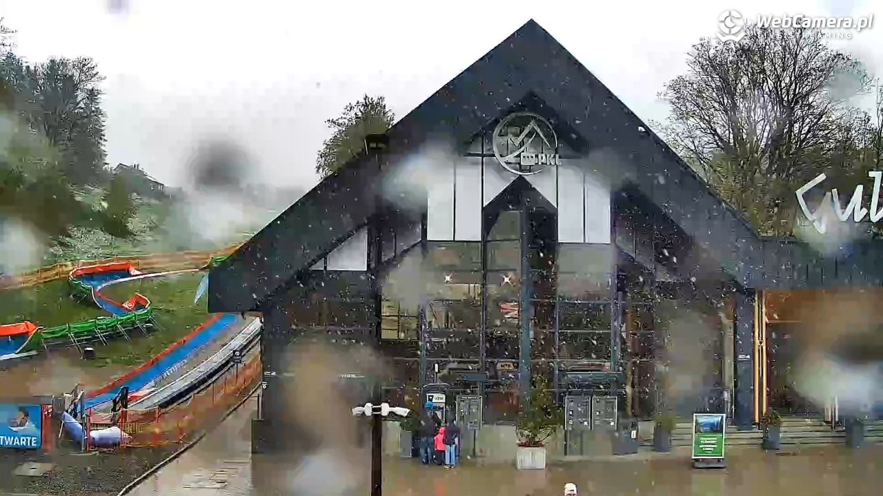 Zakopane - widok na dolną stację kolei na Gubałówkę - 15 maj 2025, 11:30