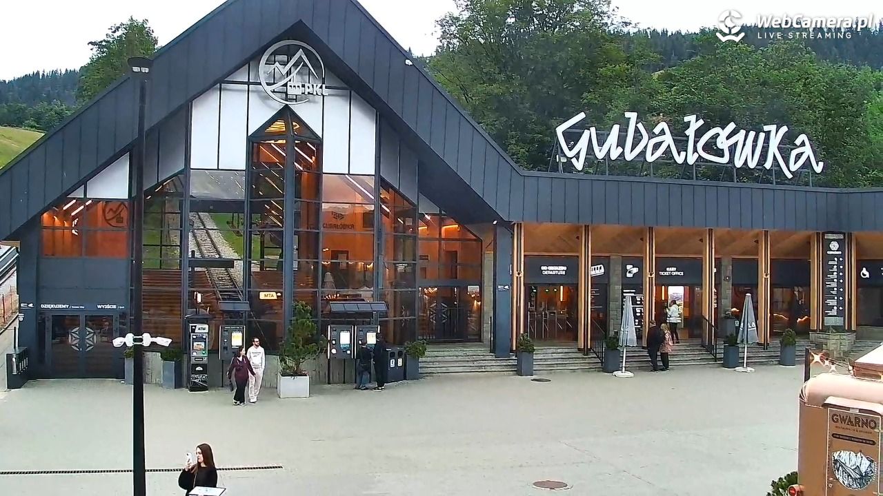 Zakopane - widok na dolną stację kolei na Gubałówkę - 21 lipiec 2026, 19:38