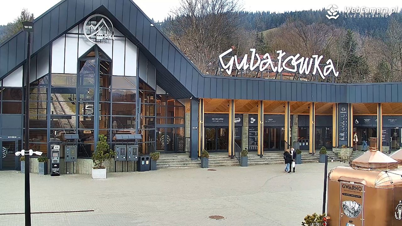 Zakopane - widok na dolną stację kolei na Gubałówkę - 22 kwiecień 2026, 16:03