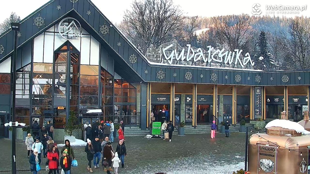 Zakopane - widok na dolną stację kolei na Gubałówkę - 28 listopad 2025, 15:04