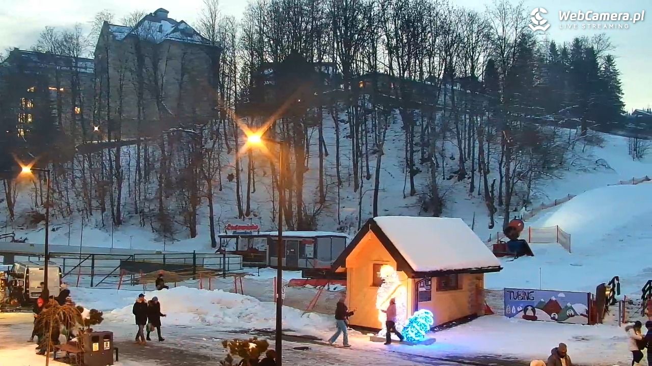 Zakopane - widok na dolną stację kolei na Gubałówkę - 29 listopad 2025, 16:06