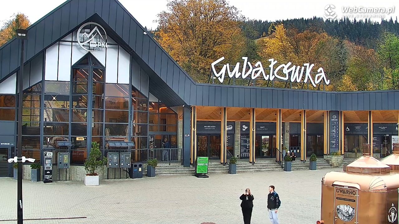 Zakopane - widok na dolną stację kolei na Gubałówkę - 14 październik 2025, 08:26