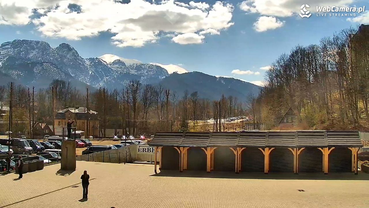 Zakopane - widok na dolną stację kolei na Gubałówkę - 22 kwiecień 2026, 13:28
