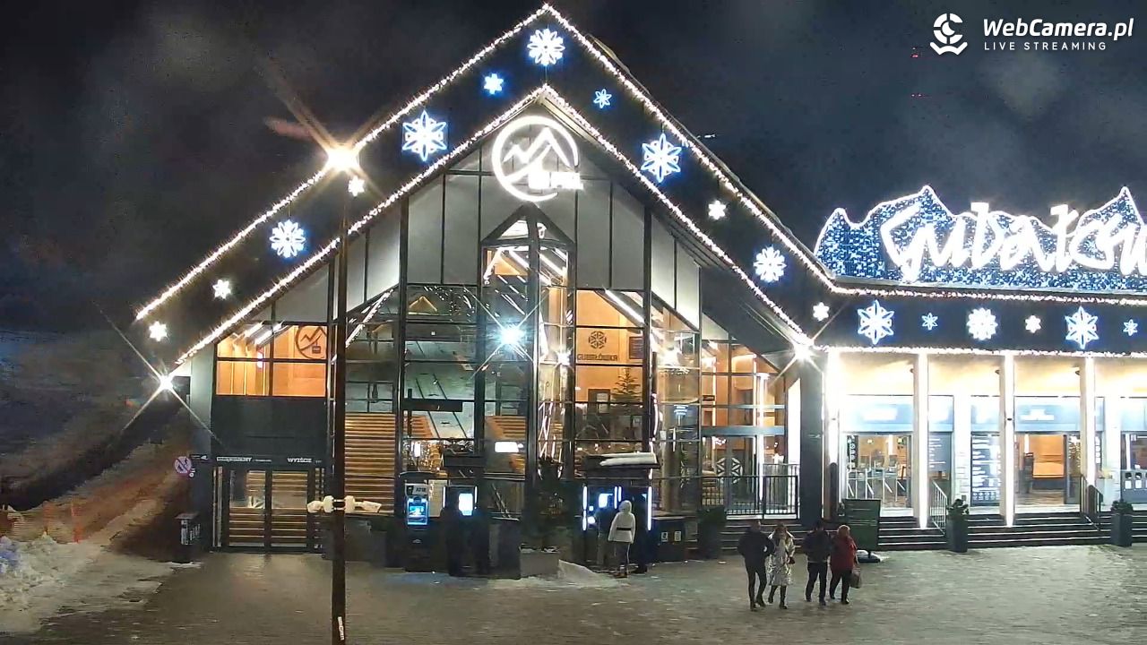 Zakopane - widok na dolną stację kolei na Gubałówkę - 28 listopad 2025, 19:00