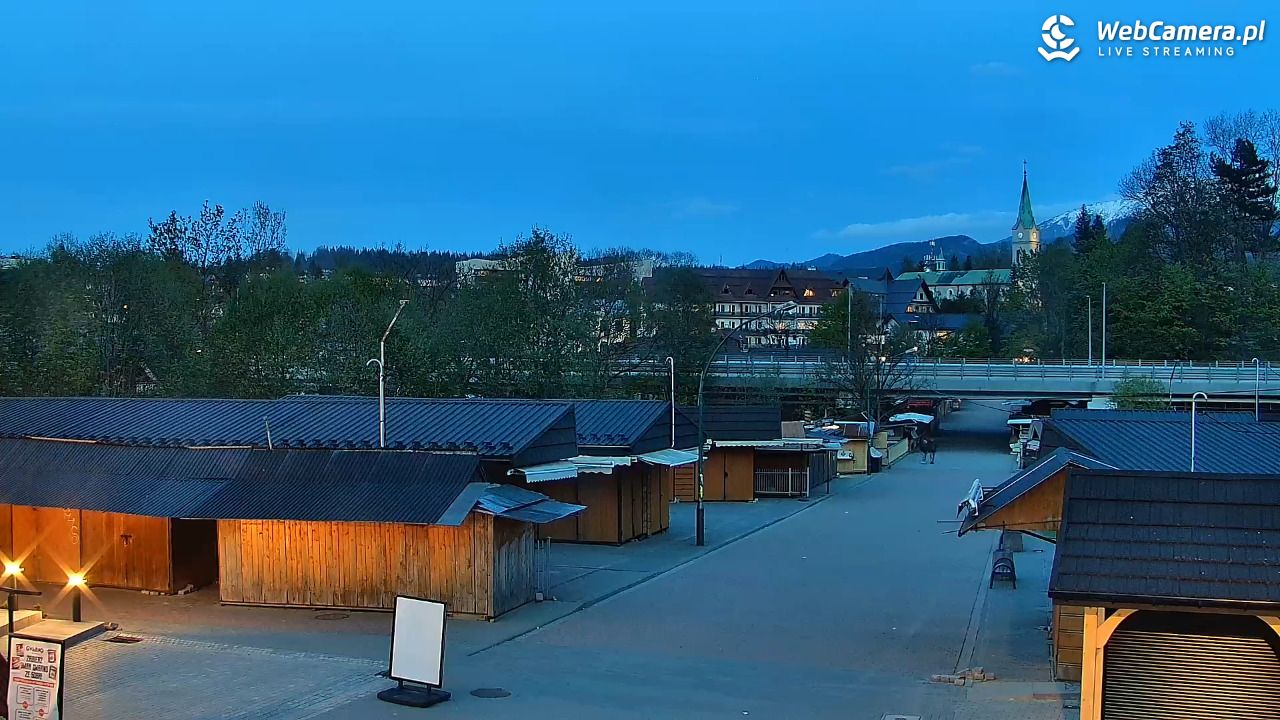 Zakopane - widok na dolną stację kolei na Gubałówkę - 13 maj 2025, 20:36
