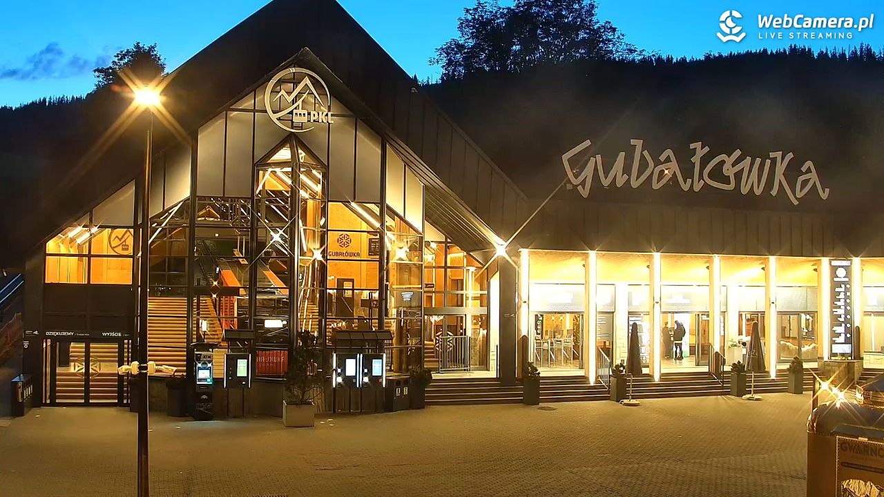 Zakopane - widok na dolną stację kolei na Gubałówkę - 20 lipiec 2026, 21:11