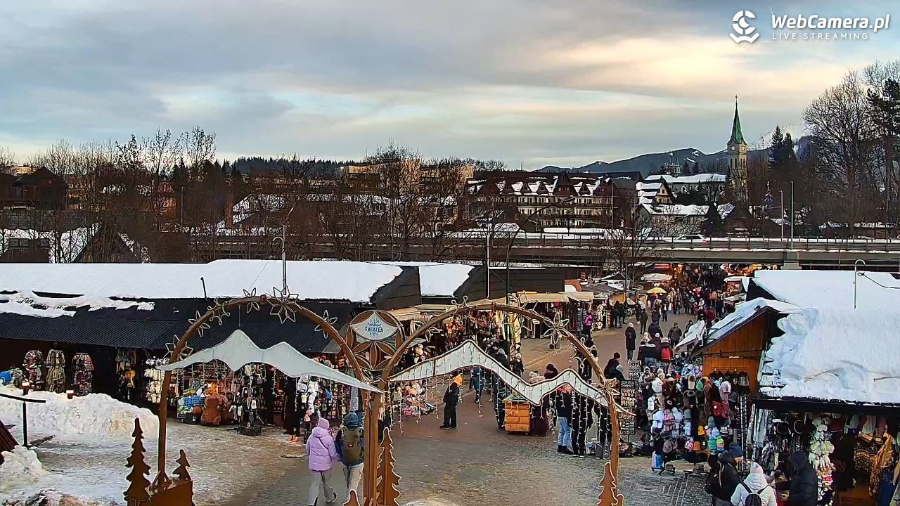 Zakopane - widok na dolną stację kolei na Gubałówkę - 21 styczeń 2026, 15:55