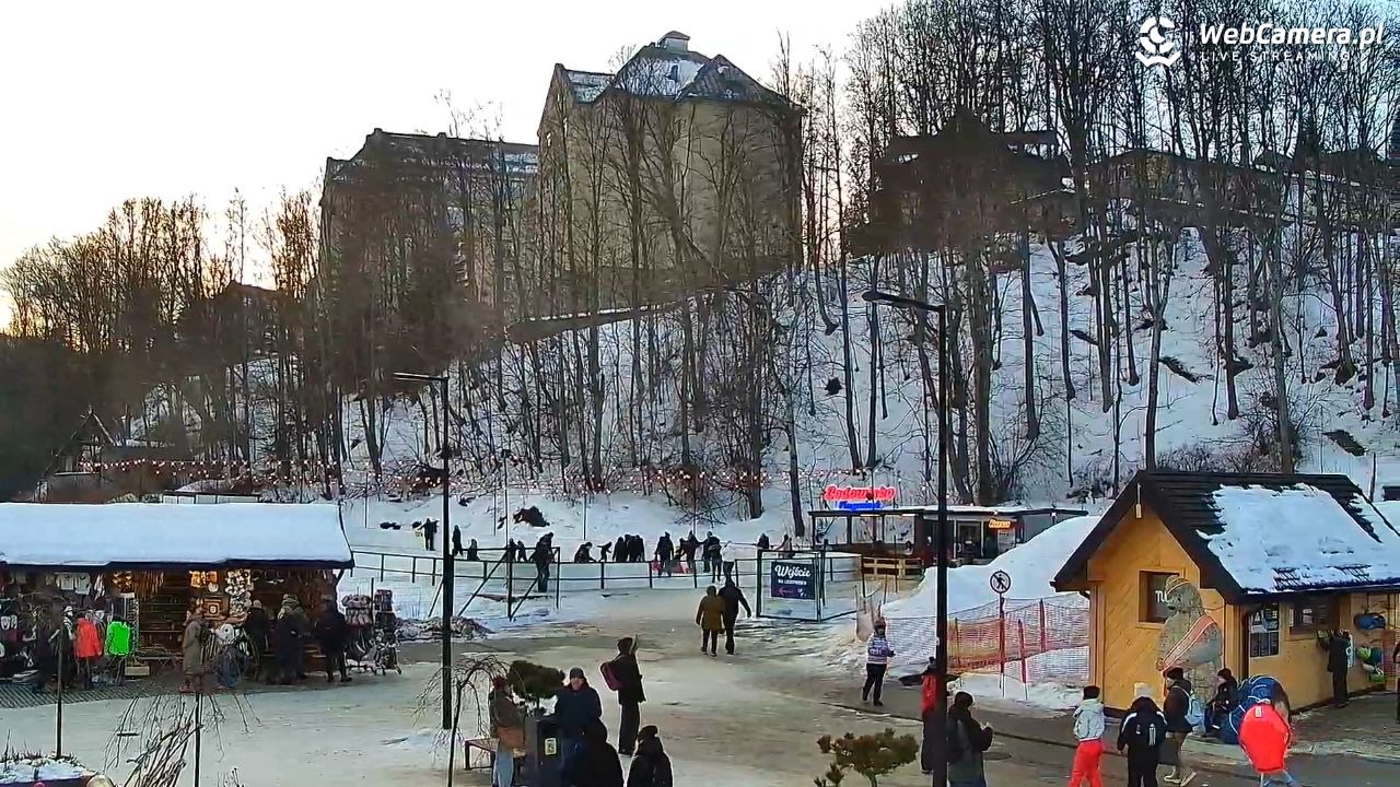 Zakopane - widok na dolną stację kolei na Gubałówkę - 21 styczeń 2026, 15:27