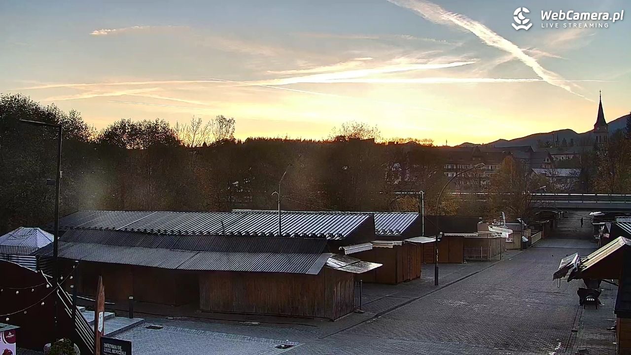Zakopane - widok na dolną stację kolei na Gubałówkę - 21 październik 2026, 05:10