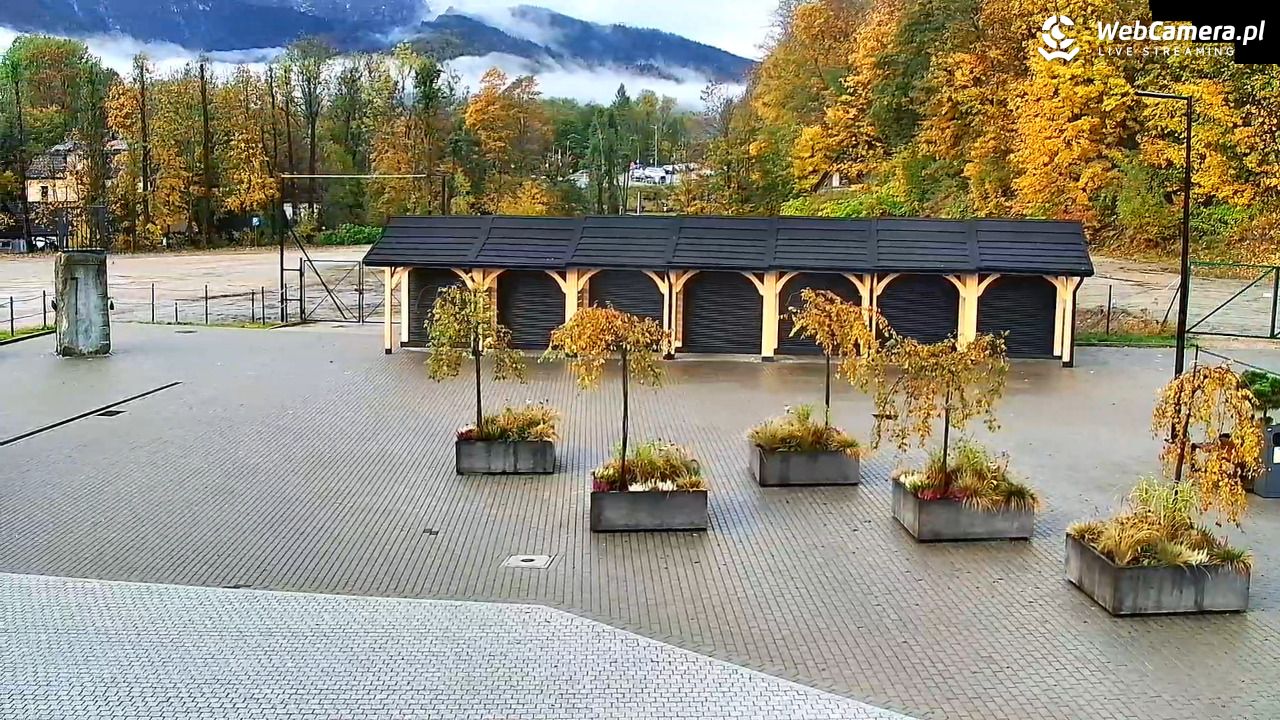 Zakopane - widok na dolną stację kolei na Gubałówkę - 13 październik 2025, 07:57