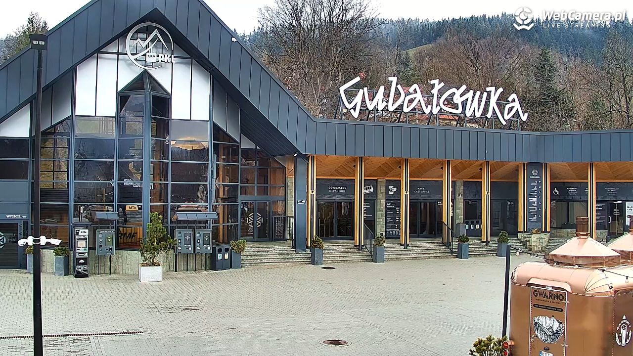 Zakopane - widok na dolną stację kolei na Gubałówkę - 21 kwiecień 2026, 07:15