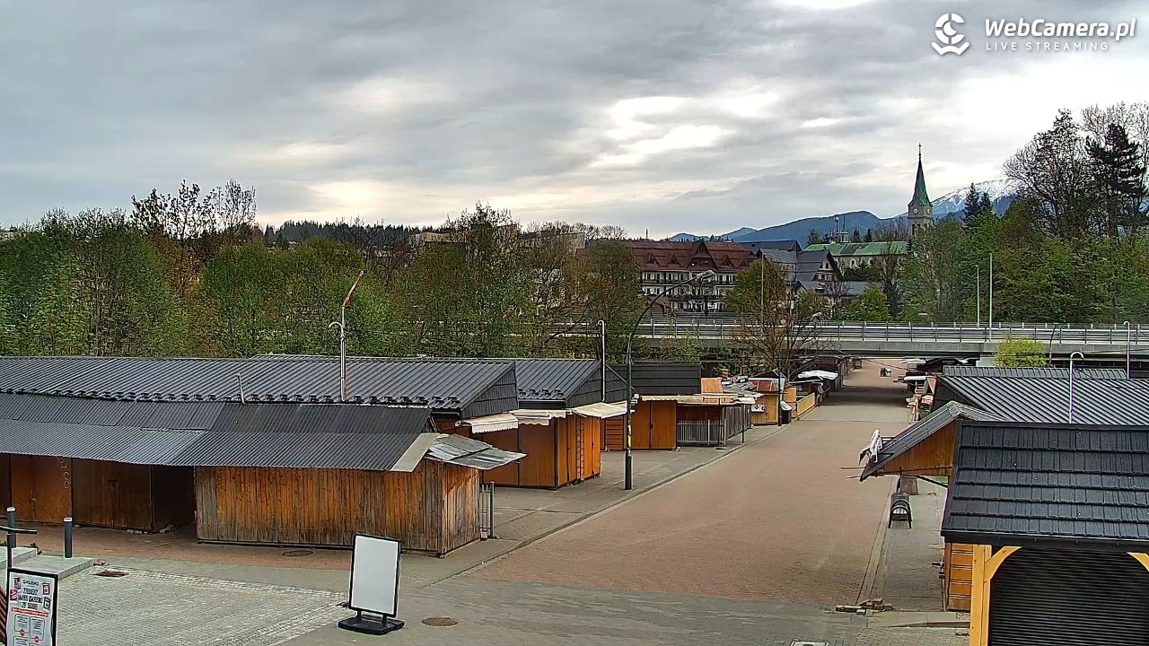 Zakopane - widok na dolną stację kolei na Gubałówkę - 14 maj 2025, 07:29