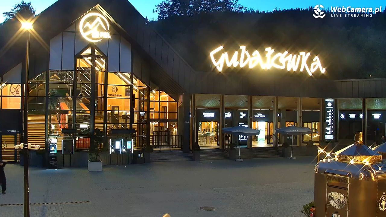 Zakopane - widok na dolną stację kolei na Gubałówkę - 05 wresień 2026, 19:40