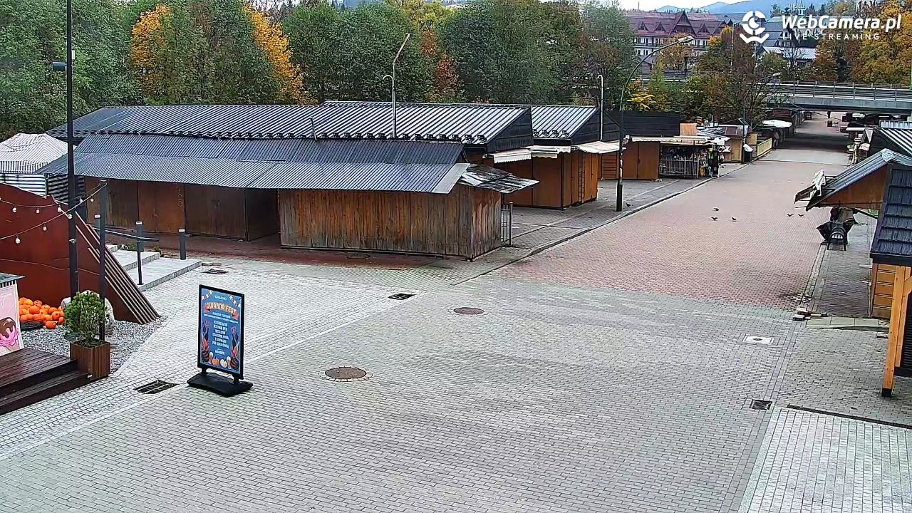 Zakopane - widok na dolną stację kolei na Gubałówkę - 14 październik 2025, 07:42