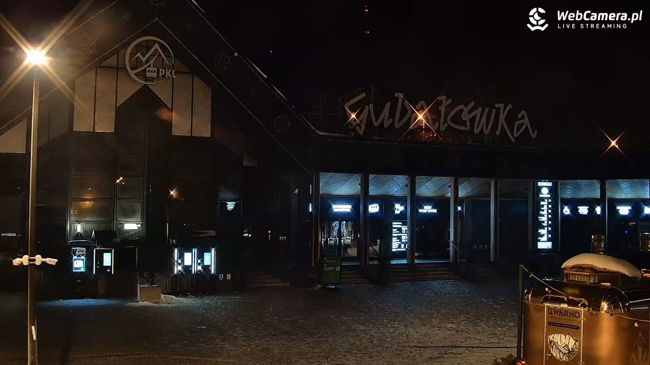 Zakopane - widok na dolną stację kolei na Gubałówkę - 30 listopad 2025, 00:52