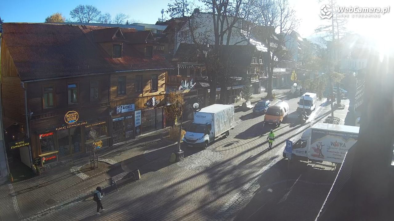 Krupówki Dolne - widok na deptak - 04 listopad 2025, 08:53