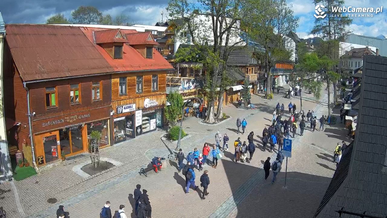 Krupówki Dolne - widok na deptak - 15 maj 2025, 16:32