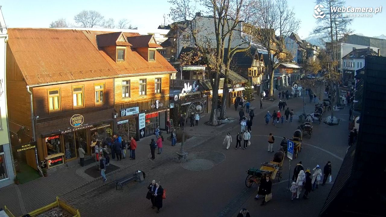 Krupówki Dolne - widok na deptak - 22 grudzień 2025, 13:55