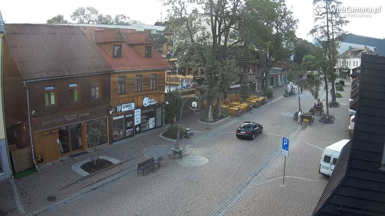 Krupówki Dolne - widok na deptak - 25 lipiec 2025, 07:50