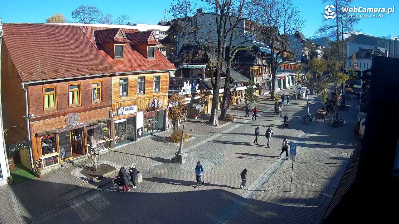 Krupówki Dolne - widok na deptak - 04 listopad 2025, 13:11