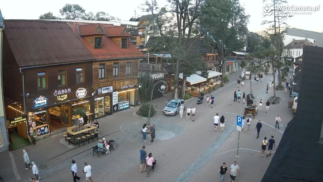 Krupówki Dolne - widok na deptak - 25 czerwiec 2026, 20:21