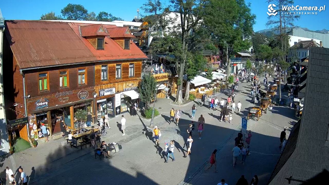 Krupówki Dolne - widok na deptak - 14 sierpień 2026, 17:18