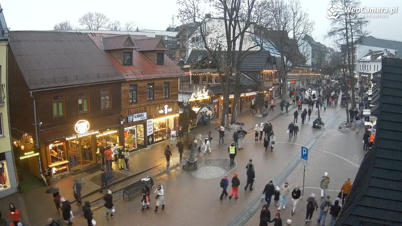 Krupówki Dolne - widok na deptak - 07 luty 2026, 15:35