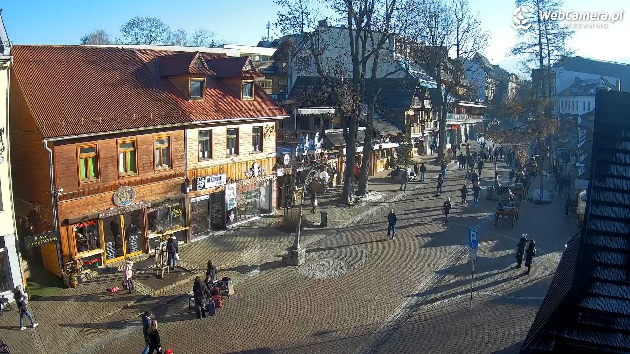 Krupówki Dolne - widok na deptak - 22 grudzień 2025, 11:03